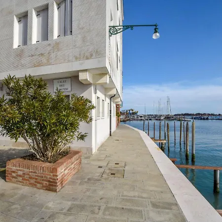 Judeca Nova By Interhome Venedik